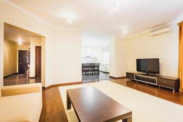 Фотографии Апартаменты Apartment on Hryshka Street г. Киев (Украина) №2 Фото Апартаменты Apartment on Hryshka Street г. Киев 2
