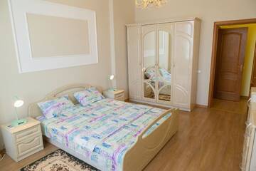 Фотографии Апартаменты Apartment in 2 min from Poznyaky metro station г. Киев (Украина) №2 Фото Апартаменты Apartment in 2 min from Poznyaky metro station г. Киев 2