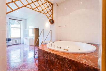 Фотографии Апартаменты KyivHome with 3bedrooms, Jaccuzzi, Sauna г. Киев (Украина) №1 Фото Апартаменты KyivHome with 3bedrooms, Jaccuzzi, Sauna г. Киев 1