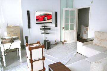 Фотографии Одноместный номер с балконом Проживание в семье CENTER, MAIDAN 1 Separate Guest Room for 1 PERSON ONLY in a Big Apartment Shared with the Lessor г. Киев (Украина) №8 Фото номера Одноместный номер с балконом Проживание в семье CENTER, MAIDAN 1 Separate Guest Room for 1 PERSON ONLY in a Big Apartment Shared with the Lessor г. Киев 8