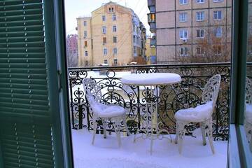 Фотографии Одноместный номер с балконом Проживание в семье CENTER, MAIDAN 1 Separate Guest Room for 1 PERSON ONLY in a Big Apartment Shared with the Lessor г. Киев (Украина) №108 Фото номера Одноместный номер с балконом Проживание в семье CENTER, MAIDAN 1 Separate Guest Room for 1 PERSON ONLY in a Big Apartment Shared with the Lessor г. Киев 108