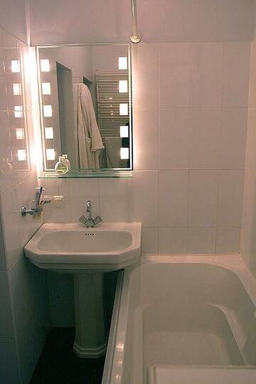 Фотографии Одноместный номер с балконом Проживание в семье CENTER, MAIDAN 1 Separate Guest Room for 1 PERSON ONLY in a Big Apartment Shared with the Lessor г. Киев (Украина) №15 Фото номера Одноместный номер с балконом Проживание в семье CENTER, MAIDAN 1 Separate Guest Room for 1 PERSON ONLY in a Big Apartment Shared with the Lessor г. Киев 15