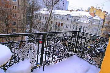 Фотографии Одноместный номер с балконом Проживание в семье CENTER, MAIDAN 1 Separate Guest Room for 1 PERSON ONLY in a Big Apartment Shared with the Lessor г. Киев (Украина) №115 Фото номера Одноместный номер с балконом Проживание в семье CENTER, MAIDAN 1 Separate Guest Room for 1 PERSON ONLY in a Big Apartment Shared with the Lessor г. Киев 115