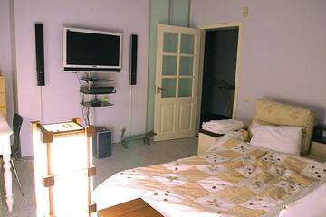 Фотографии Одноместный номер с балконом Проживание в семье CENTER, MAIDAN 1 Separate Guest Room for 1 PERSON ONLY in a Big Apartment Shared with the Lessor г. Киев (Украина) №124 Фото номера Одноместный номер с балконом Проживание в семье CENTER, MAIDAN 1 Separate Guest Room for 1 PERSON ONLY in a Big Apartment Shared with the Lessor г. Киев 124