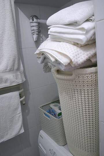 Фотографии Одноместный номер с балконом Проживание в семье CENTER, MAIDAN 1 Separate Guest Room for 1 PERSON ONLY in a Big Apartment Shared with the Lessor г. Киев (Украина) №17 Фото номера Одноместный номер с балконом Проживание в семье CENTER, MAIDAN 1 Separate Guest Room for 1 PERSON ONLY in a Big Apartment Shared with the Lessor г. Киев 17