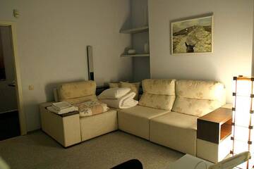 Фотографии Одноместный номер с балконом Проживание в семье CENTER, MAIDAN 1 Separate Guest Room for 1 PERSON ONLY in a Big Apartment Shared with the Lessor г. Киев (Украина) №138 Фото номера Одноместный номер с балконом Проживание в семье CENTER, MAIDAN 1 Separate Guest Room for 1 PERSON ONLY in a Big Apartment Shared with the Lessor г. Киев 138