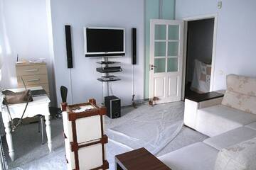 Фотографии Проживание в семье CENTER, MAIDAN 1 Separate Guest Room for 1 PERSON ONLY in a Big Apartment Shared with the Lessor г. Киев (Украина) №2 Фото Проживание в семье CENTER, MAIDAN 1 Separate Guest Room for 1 PERSON ONLY in a Big Apartment Shared with the Lessor г. Киев 2