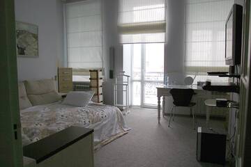 Фотографии Одноместный номер с балконом Проживание в семье CENTER, MAIDAN 1 Separate Guest Room for 1 PERSON ONLY in a Big Apartment Shared with the Lessor г. Киев (Украина) №32 Фото номера Одноместный номер с балконом Проживание в семье CENTER, MAIDAN 1 Separate Guest Room for 1 PERSON ONLY in a Big Apartment Shared with the Lessor г. Киев 32