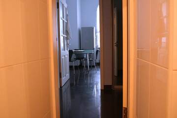 Фотографии Одноместный номер с балконом Проживание в семье CENTER, MAIDAN 1 Separate Guest Room for 1 PERSON ONLY in a Big Apartment Shared with the Lessor г. Киев (Украина) №96 Фото номера Одноместный номер с балконом Проживание в семье CENTER, MAIDAN 1 Separate Guest Room for 1 PERSON ONLY in a Big Apartment Shared with the Lessor г. Киев 96
