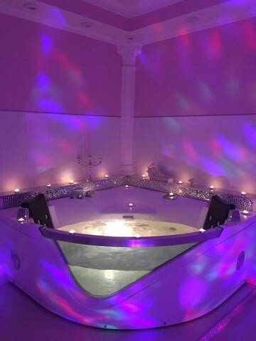 Фотографии Апартаменты Apartment with Jacuzzi Kiev г. Киев (Украина) №1 Фото Апартаменты Apartment with Jacuzzi Kiev г. Киев 1
