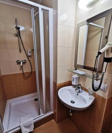 Фото номера Стандартный двухместный номер с 1 кроватью Отель Bratislava Hotel Kyiv г. Киев 4