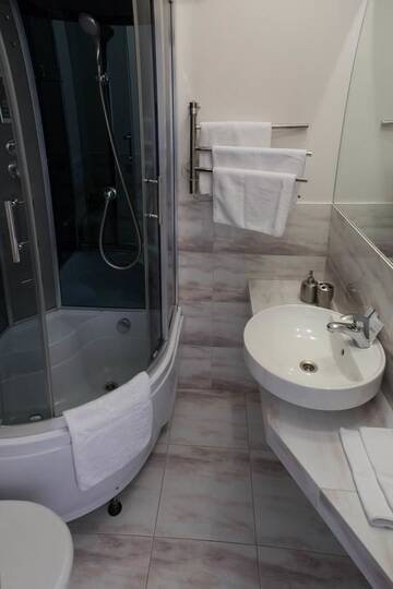 Фото номера Улучшенный двухместный номер с 1 кроватью Отель Hotel Elegant г. Киев 11