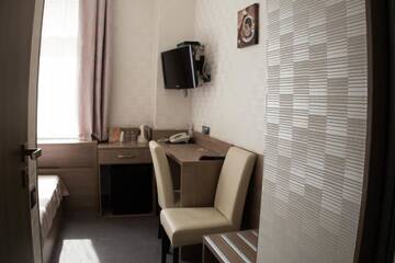 Фото номера Улучшенный двухместный номер с 1 кроватью Отель Hotel Elegant г. Киев 7