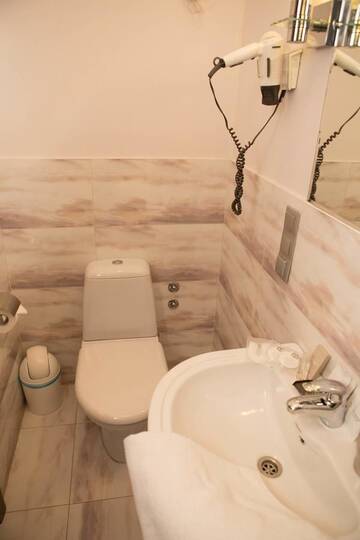 Фото номера Улучшенный двухместный номер с 1 кроватью Отель Hotel Elegant г. Киев 8