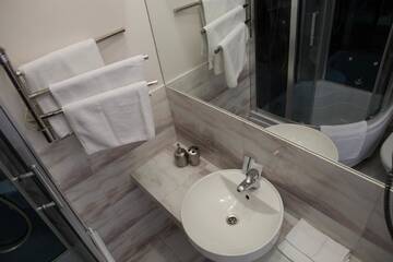 Фото номера Улучшенный двухместный номер с 1 кроватью Отель Hotel Elegant г. Киев 4