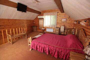 Фото номера Улучшенный коттедж Отель Червона Калина г. Киев 3