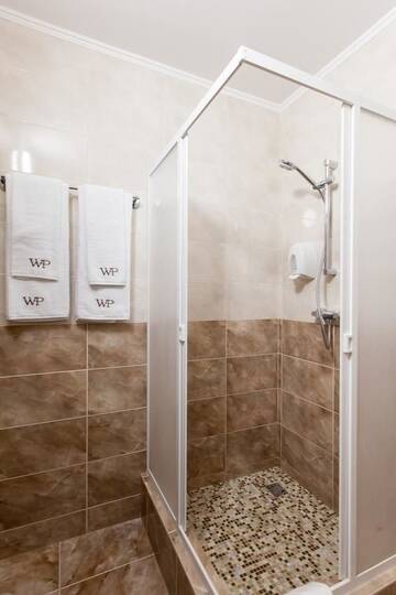 Фото номера Семейный номер Делюкс Отель West Park Hotel г. Киев 2