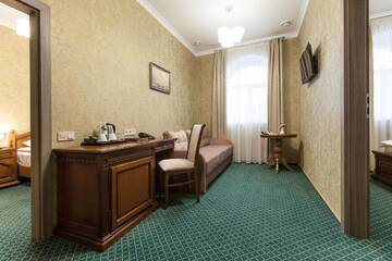 Фото номера Семейный номер Делюкс Отель West Park Hotel г. Киев 3