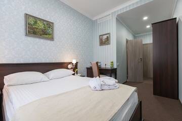 Фото номера Стандартный номер с кроватью размера &quot;queen-size&quot; Отель West Park Hotel г. Киев 5