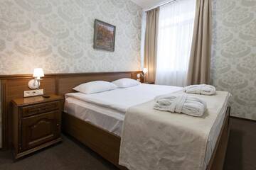 Фото номера Двухместный номер «Комфорт» с 1 кроватью и гостиной Отель West Park Hotel г. Киев 4