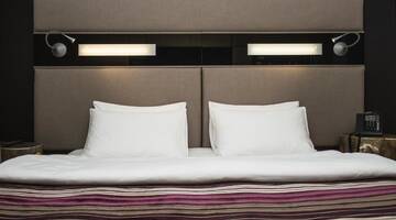 Фото номера Стандартный номер со стороны внутреннего двора Отель 11 Mirrors Design Hotel г. Киев 5