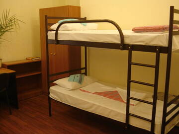 Фото номера Односпальная кровать в 8-местном общем номере Хостелы Hostel Voyage г. Киев 3