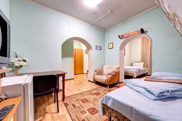 Фото номера Семейный номер с душем Отель Hotel Zvezda г. Киев 8