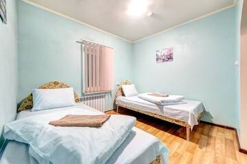 Фото номера Четырехместный номер с душем Отель Hotel Zvezda г. Киев 5