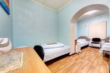 Фото номера Стандартный трехместный номер Отель Hotel Zvezda г. Киев 5