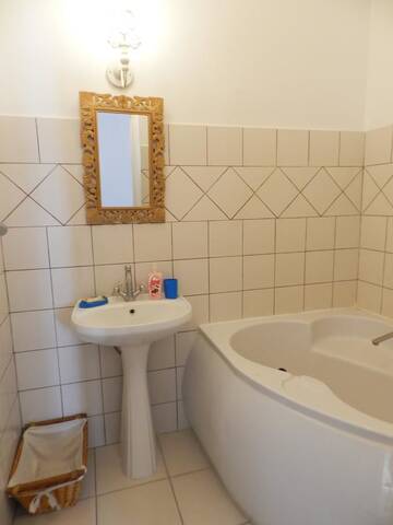 Фото номера Улучшенные апартаменты с 1 спальней Апартаменты Ap-Rent Osokorky Apartments г. Киев 7