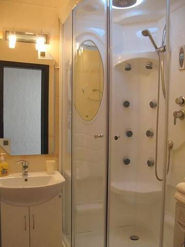 Фото номера Апартаменты: ул. Эспланадная, 2 Апартаменты Ok Apartments Basseinaya Area - Kiev г. Киев 3