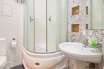 Фото номера Апартаменты с 1 спальней и балконом Апартаменты Home Hotel Apartments in Pecherskiy Area г. Киев 12