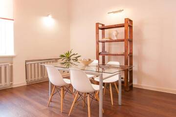 Фото номера Апартаменты с балконом Апартаменты Home-Hotel Apartments on Maidan Nezalezhnosti Square г. Киев 2