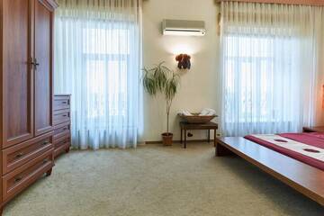 Фото номера Апартаменты с 1 спальней - улица Софиевская, 17 Апартаменты Home-Hotel Apartments on Maidan Nezalezhnosti Square г. Киев 27