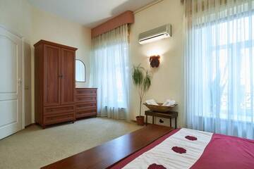 Фото номера Апартаменты с 1 спальней - улица Софиевская, 17 Апартаменты Home-Hotel Apartments on Maidan Nezalezhnosti Square г. Киев 25