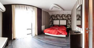 Фото номера Апартаменты Делюкс Апарт-отели Home Comfort Livoberezhna IEC Kiev г. Киев 13