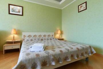Фото номера Апартаменты: улица Марины Расковой, 8 Апартаменты Home Hotel Apartments on Livoberezhna г. Киев 6