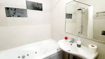 Фото номера Апартаменты-студио Делюкс - ул. Шота Руставели, 44 Апартаменты Real Home Apartments in Kiev Center г. Киев 4