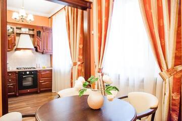 Фото номера Улучшенные апартаменты с 2 спальнями - Прорезная 3 Апартаменты Real Home Apartments in Kiev Center г. Киев 6