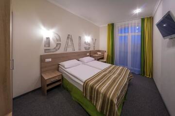Фото номера Двухместный номер с 1 кроватью Отель Raziotel Kyiv г. Киев 4