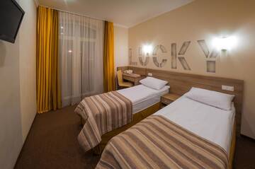 Фото номера Стандартный номер Отель Raziotel Kyiv г. Киев 5