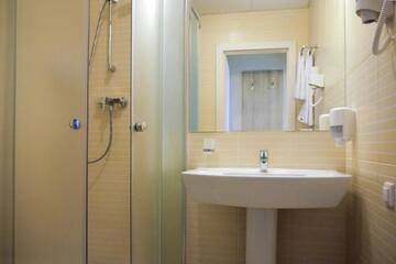 Фото номера Стандартный номер Отель Raziotel Kyiv г. Киев 6