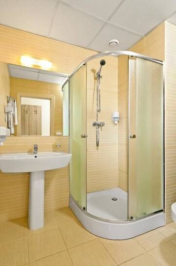 Фото номера Стандартный номер Отель Raziotel Kyiv г. Киев 7