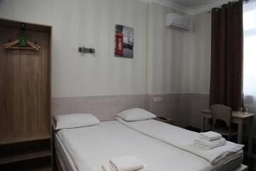Фото номера Улучшенный двухместный номер с 1 кроватью Отель irisHotels г. Киев 4