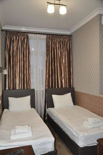 Фото номера Улучшенный двухместный номер с 1 кроватью Отель irisHotels г. Киев 14