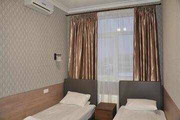 Фото номера Улучшенный двухместный номер с 1 кроватью Отель irisHotels г. Киев 13
