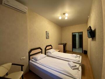 Фото номера Улучшенный двухместный номер с 2 отдельными кроватями Отель irisHotels г. Киев 3