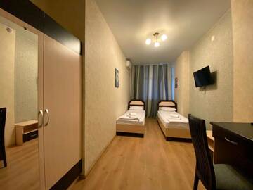 Фото номера Улучшенный двухместный номер с 2 отдельными кроватями Отель irisHotels г. Киев 5