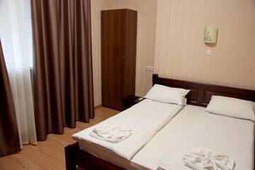 Фото номера Полулюкс Отель irisHotels г. Киев 8