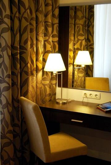 Фото номера Номер &quot;Комфорт&quot; с кроватью размера &quot;king-size&quot; Отель Bontiak Hotel г. Киев 7